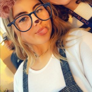 Meet your Posher, Elizabeth